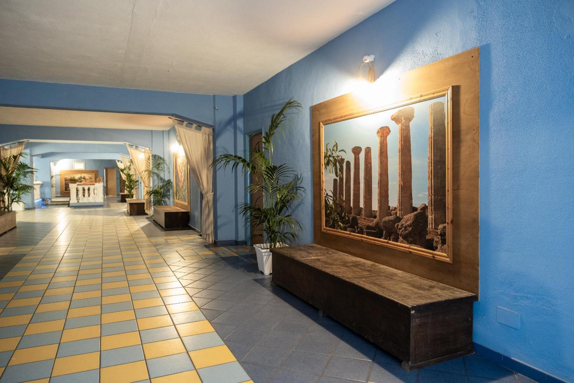 Oasi Azzurra Aparthotel Messina Exteriör bild