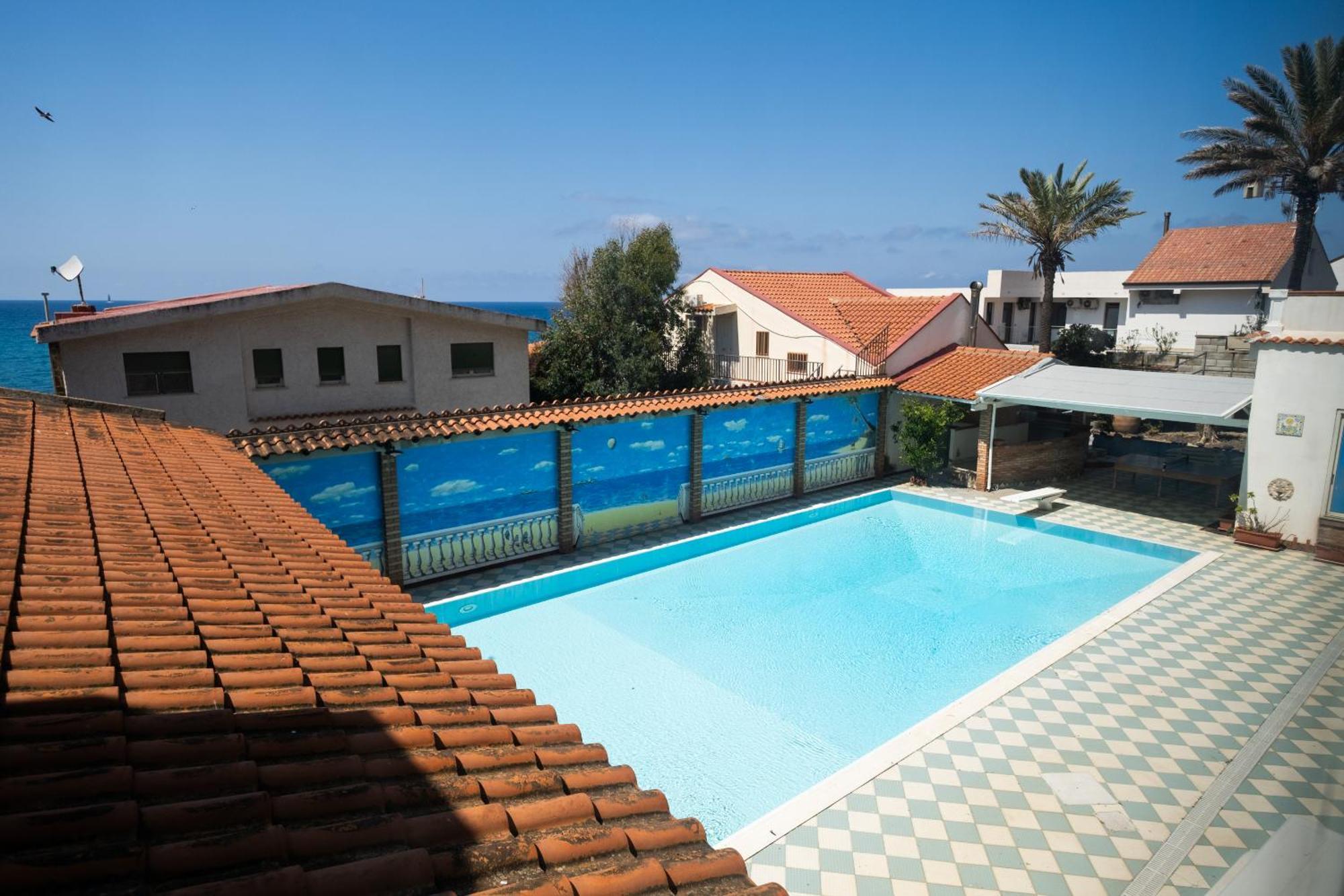 Oasi Azzurra Aparthotel Messina Exteriör bild