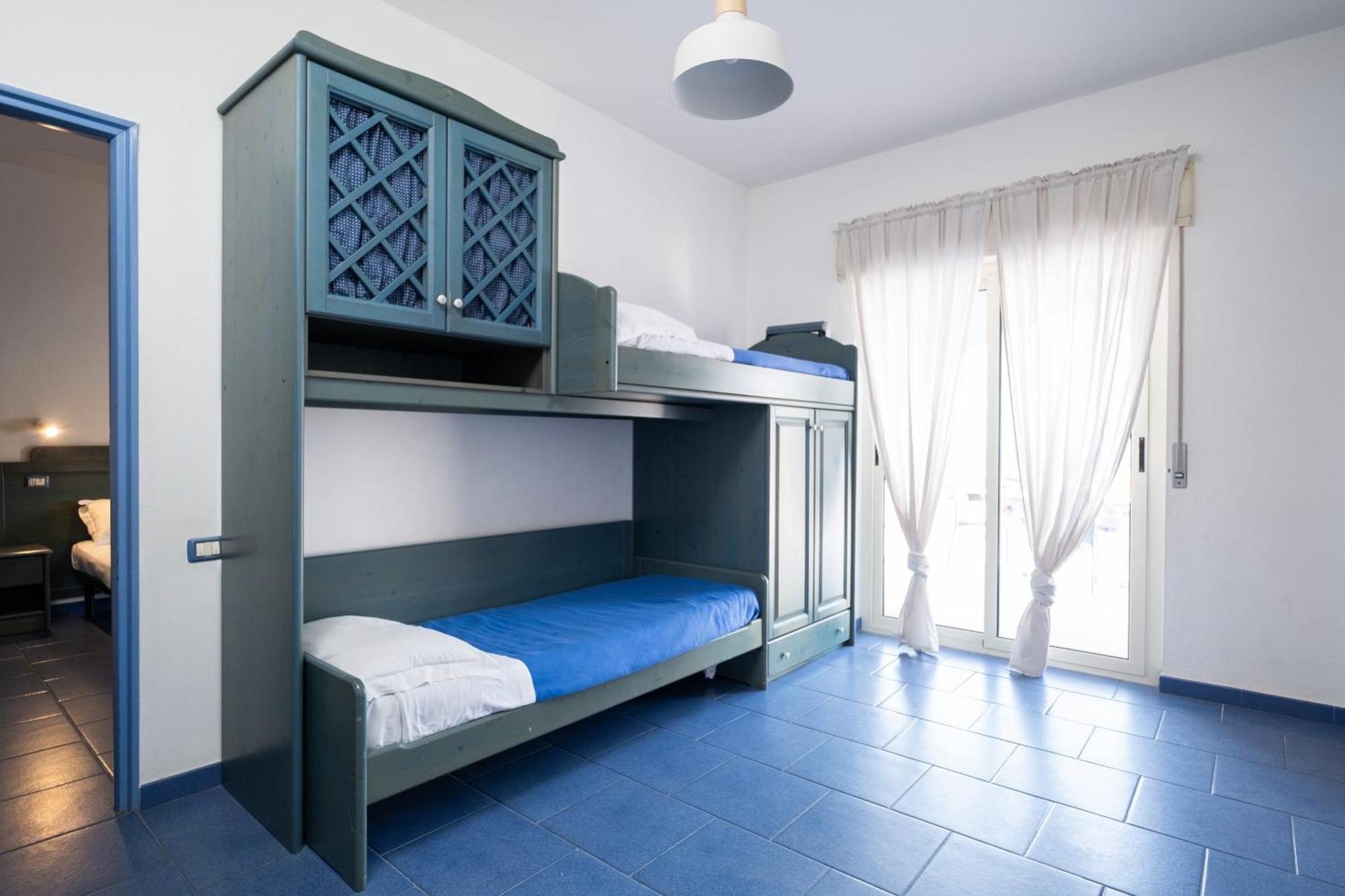 Oasi Azzurra Aparthotel Messina Exteriör bild