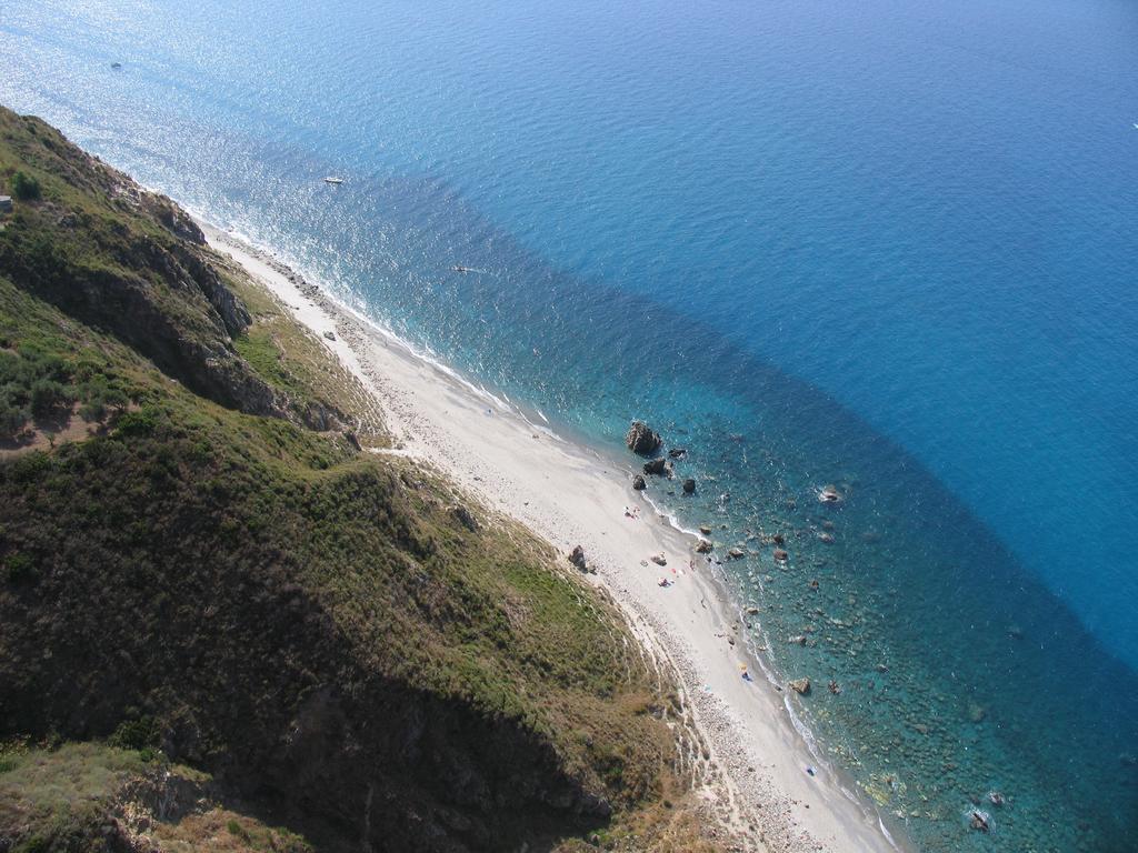 Oasi Azzurra Aparthotel Messina Exteriör bild