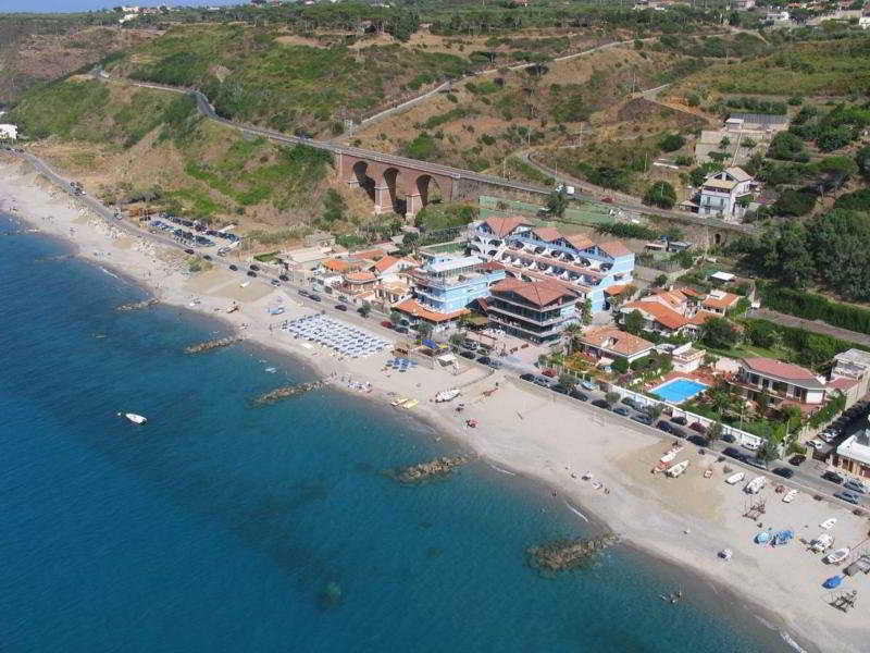 Oasi Azzurra Aparthotel Messina Exteriör bild